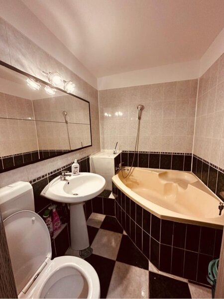 Rahova, str. Ion Candea, renovat